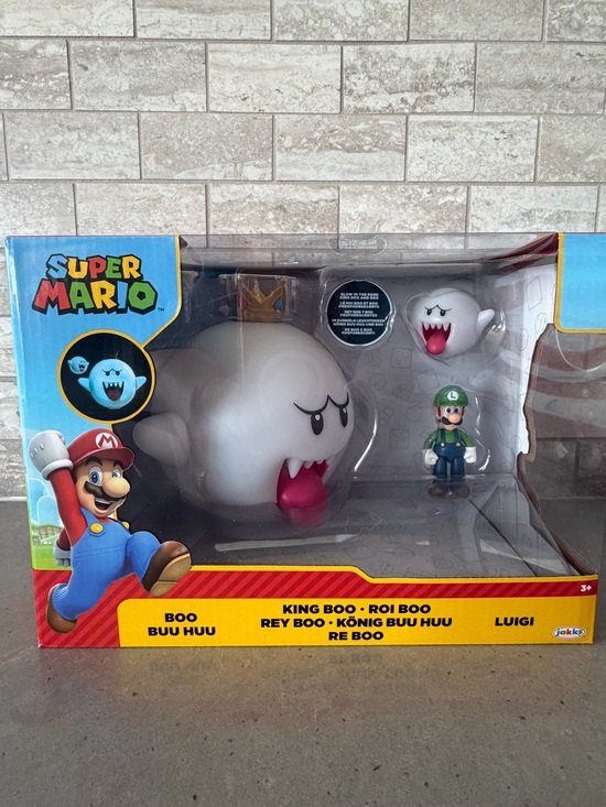 Nintendo Other - NWT Nintendo King Boo and Luigi Action Figures - glow in the dark